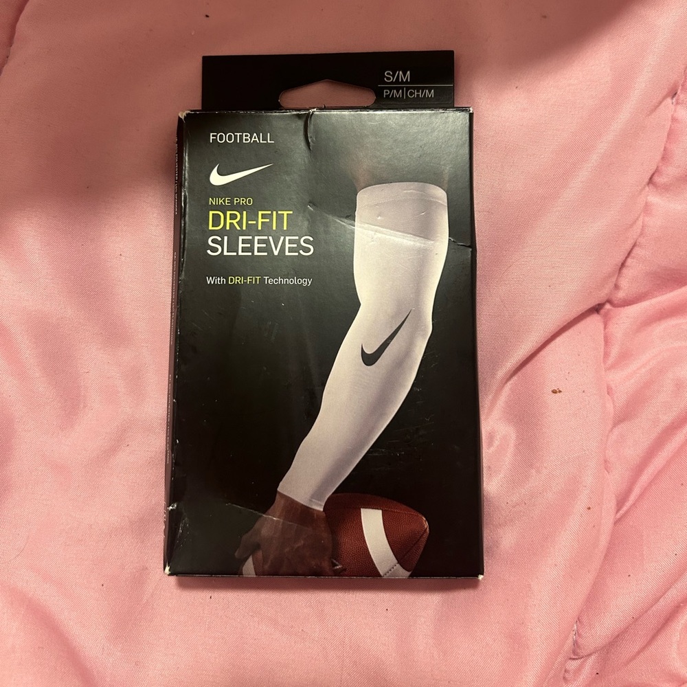 🚫SOLD🚫 nike dri fit athletic sleeves